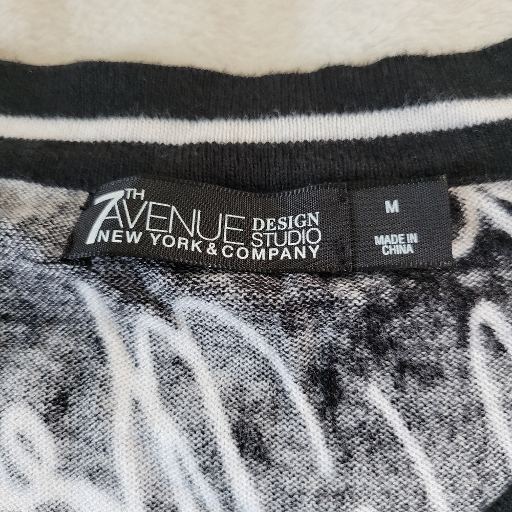 7th Avenue | Cute Black/White Script 3/4 Sleeve Knit Cardigan (SIZE M) - Picture 4 of 13